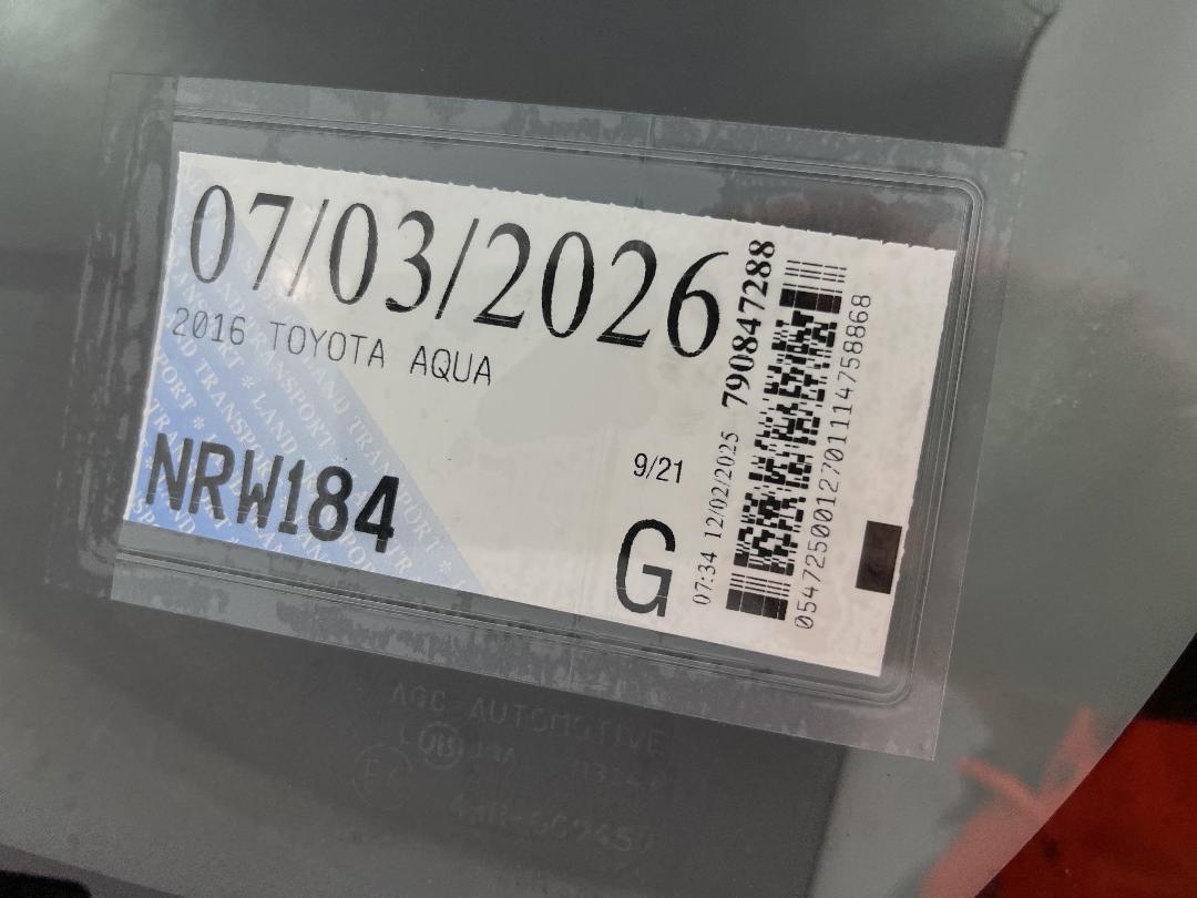 Photo '24' of Toyota Aqua Photo '24' of Toyota Aqua