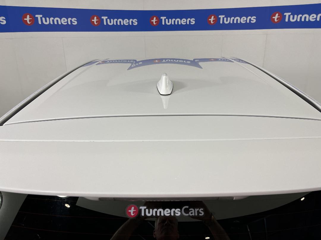 Photo '28' of Toyota Aqua Photo '28' of Toyota Aqua