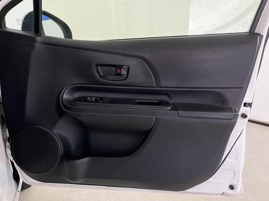 Photo '15' of Toyota Aqua