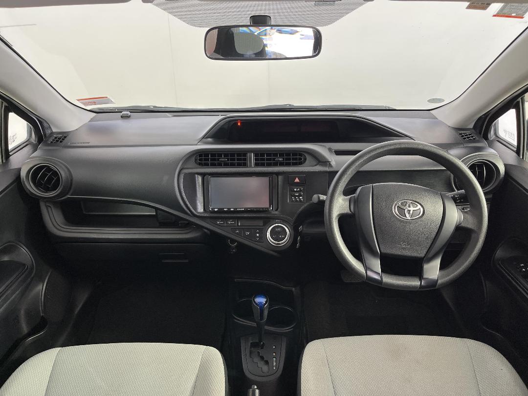 Photo '17' of Toyota Aqua