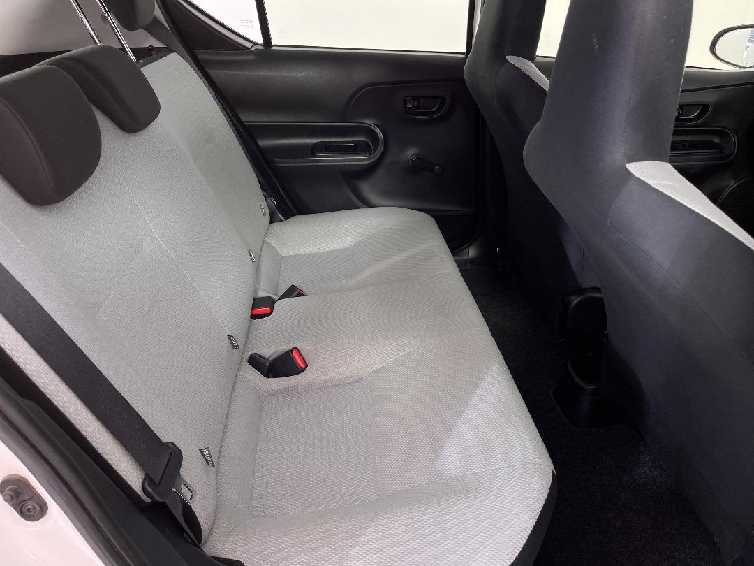 Photo '20' of Toyota Aqua