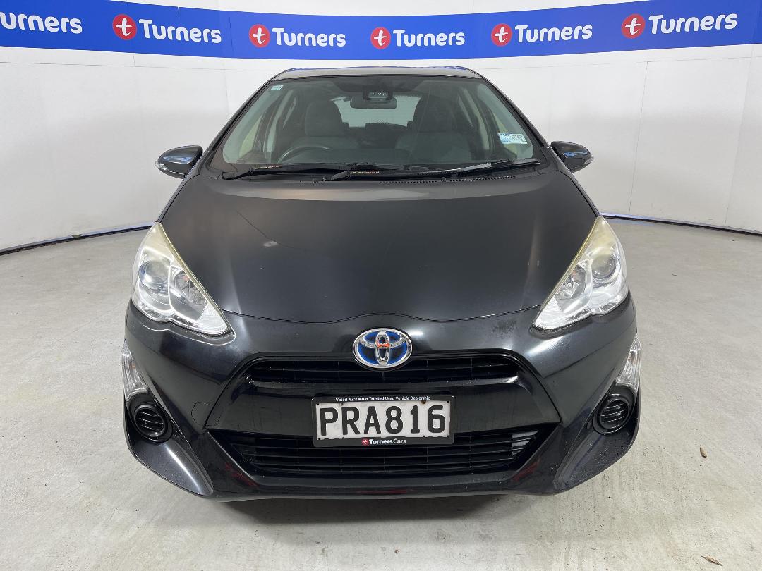 Photo '2' of Toyota Aqua Photo '2' of Toyota Aqua