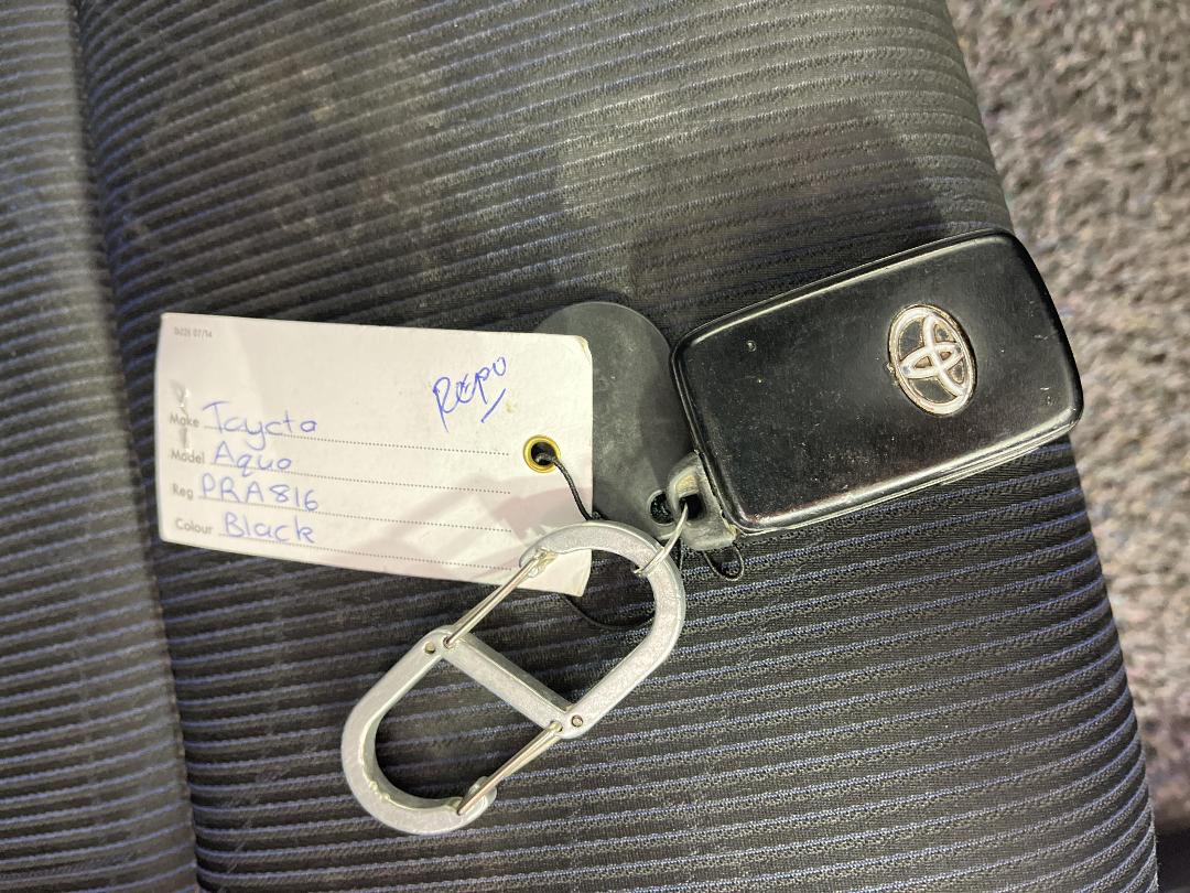 Photo '22' of Toyota Aqua Photo '22' of Toyota Aqua