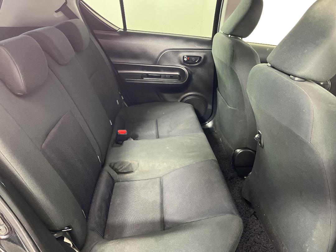 Photo '20' of Toyota Aqua Photo '20' of Toyota Aqua