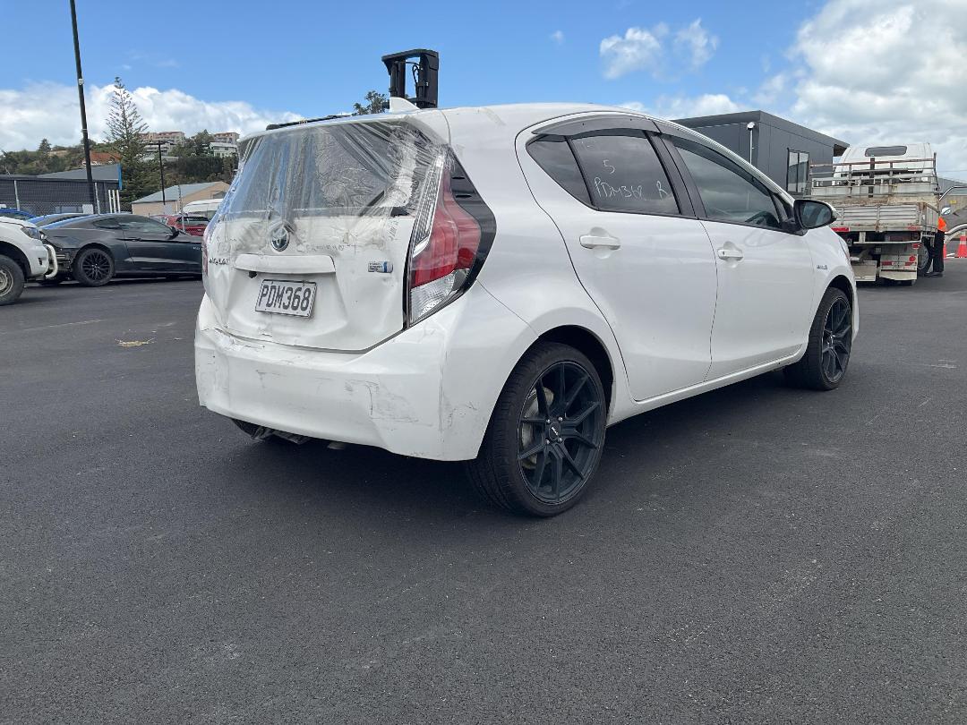 Photo '3' of Toyota Aqua Photo '3' of Toyota Aqua