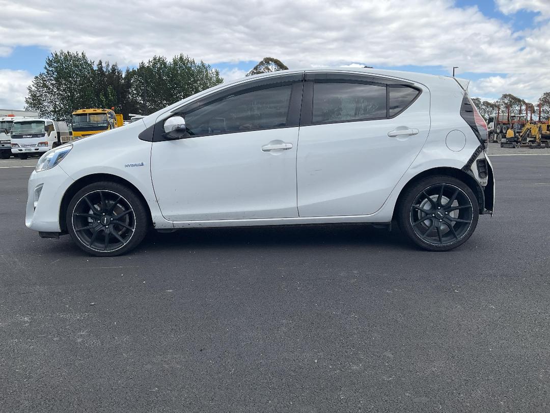 Photo '6' of Toyota Aqua Photo '6' of Toyota Aqua