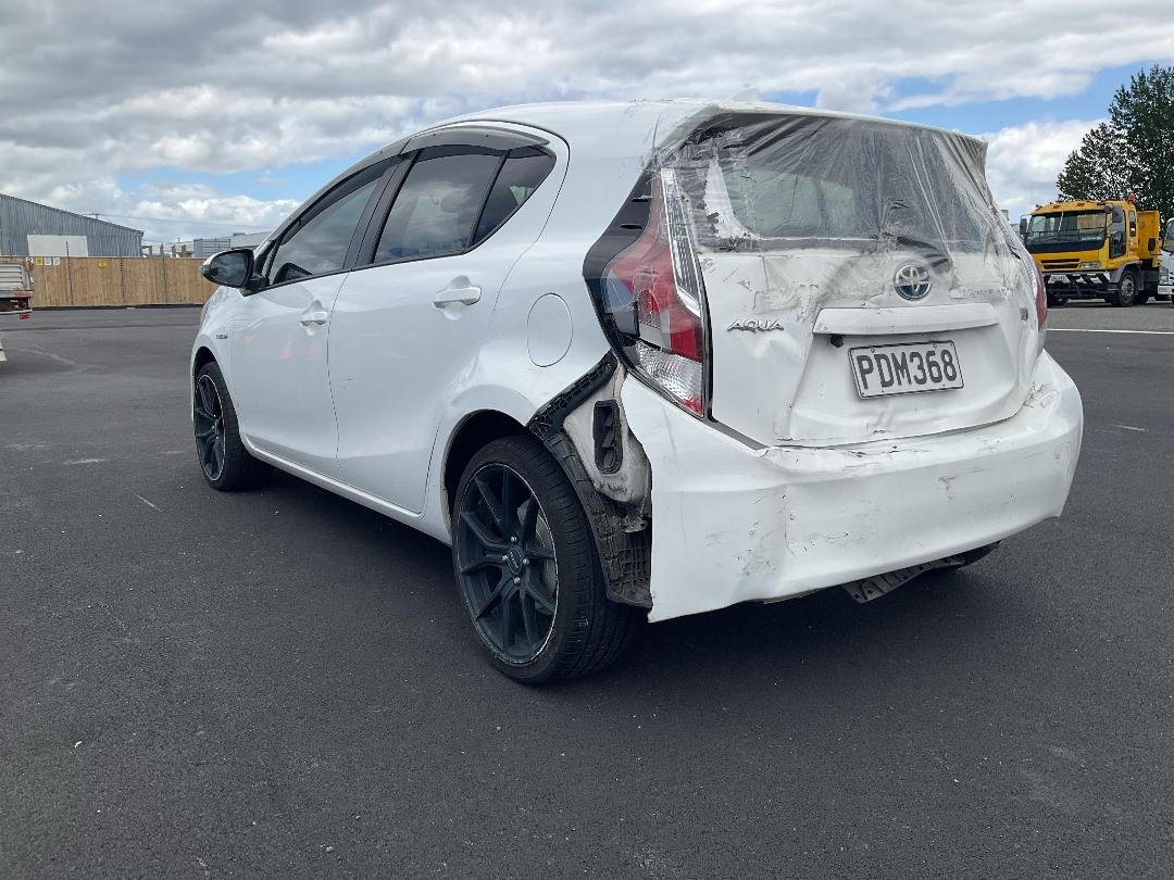 Photo '5' of Toyota Aqua Photo '5' of Toyota Aqua