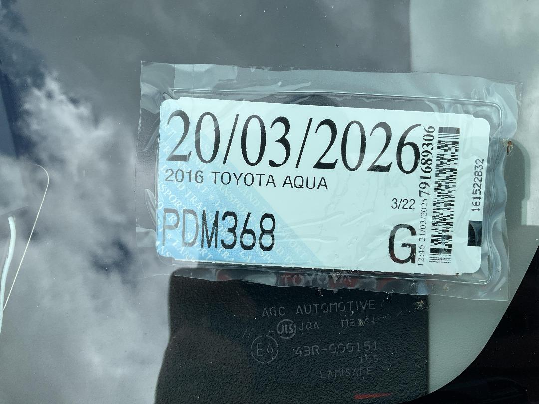 Photo '10' of Toyota Aqua Photo '10' of Toyota Aqua