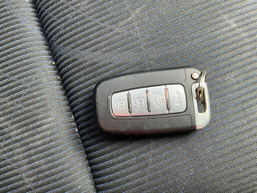 Photo '16' of Toyota Aqua Photo '16' of Toyota Aqua