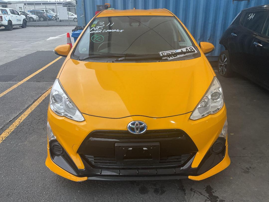 Photo '2' of Toyota Aqua Hybrid