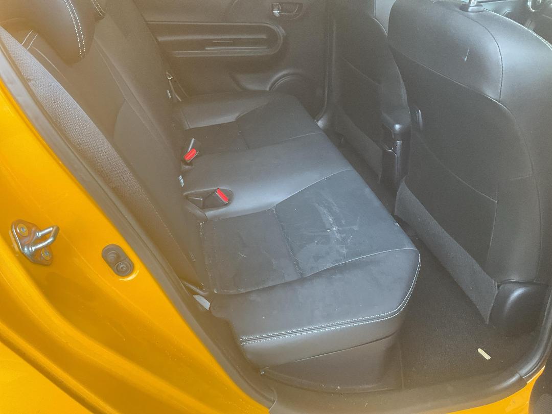 Photo '8' of Toyota Aqua Hybrid