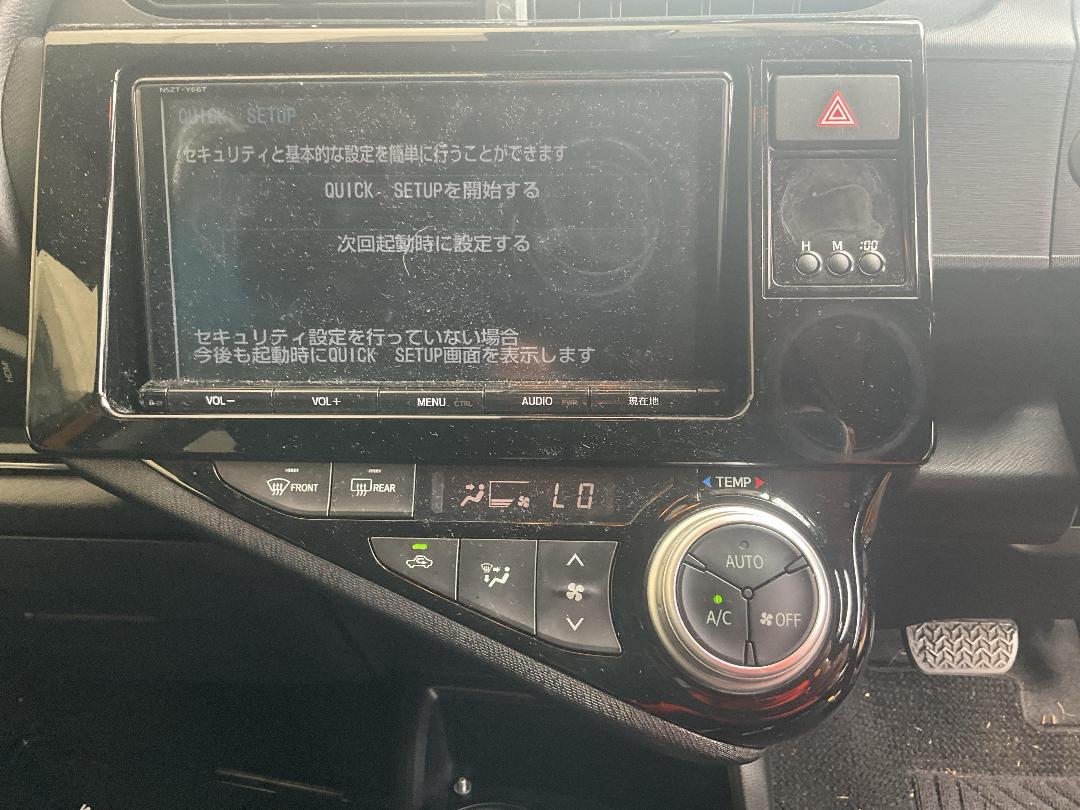 Photo '13' of Toyota Aqua Hybrid