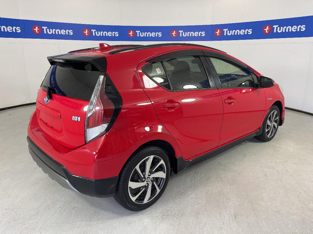 Photo '7' of Toyota Aqua