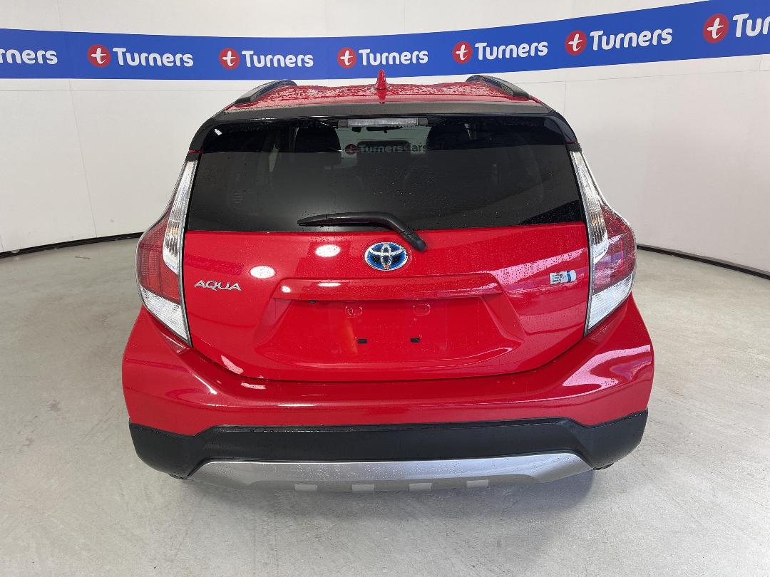 Photo '6' of Toyota Aqua