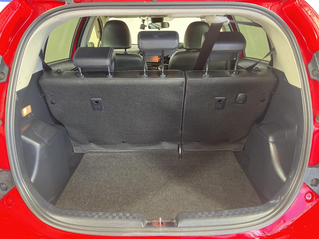 Photo '14' of Toyota Aqua