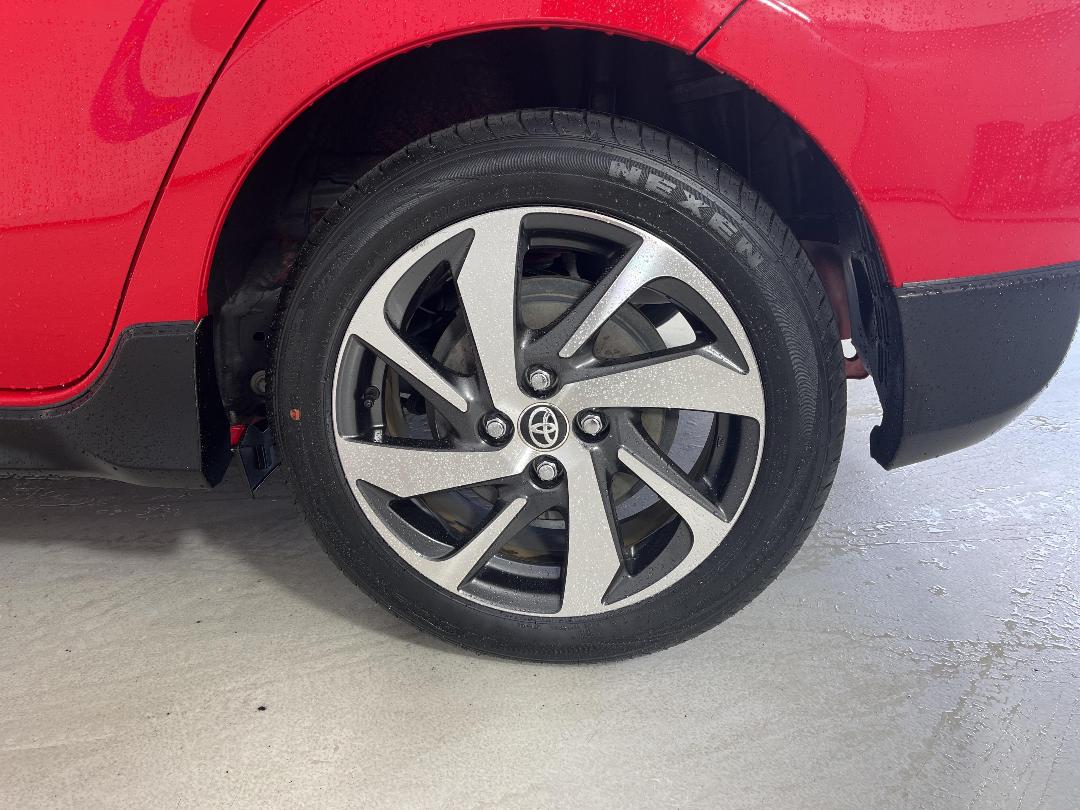 Photo '11' of Toyota Aqua