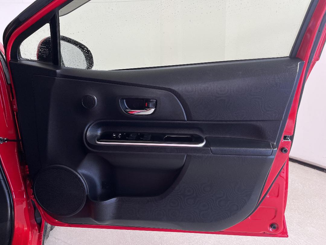 Photo '15' of Toyota Aqua