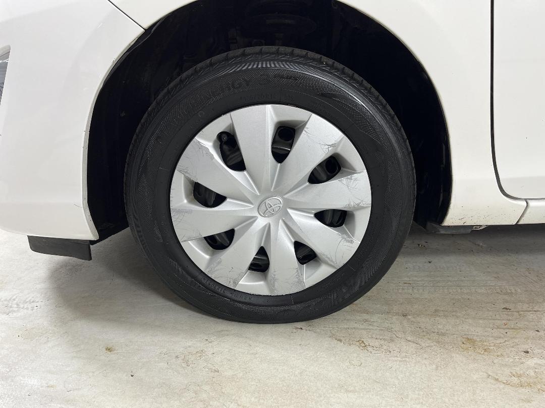 Photo '10' of Toyota Aqua