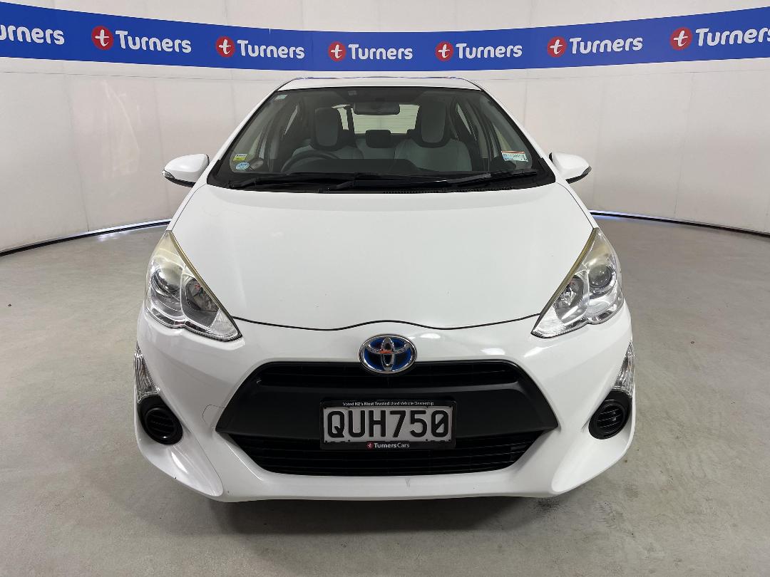 Photo '2' of Toyota Aqua