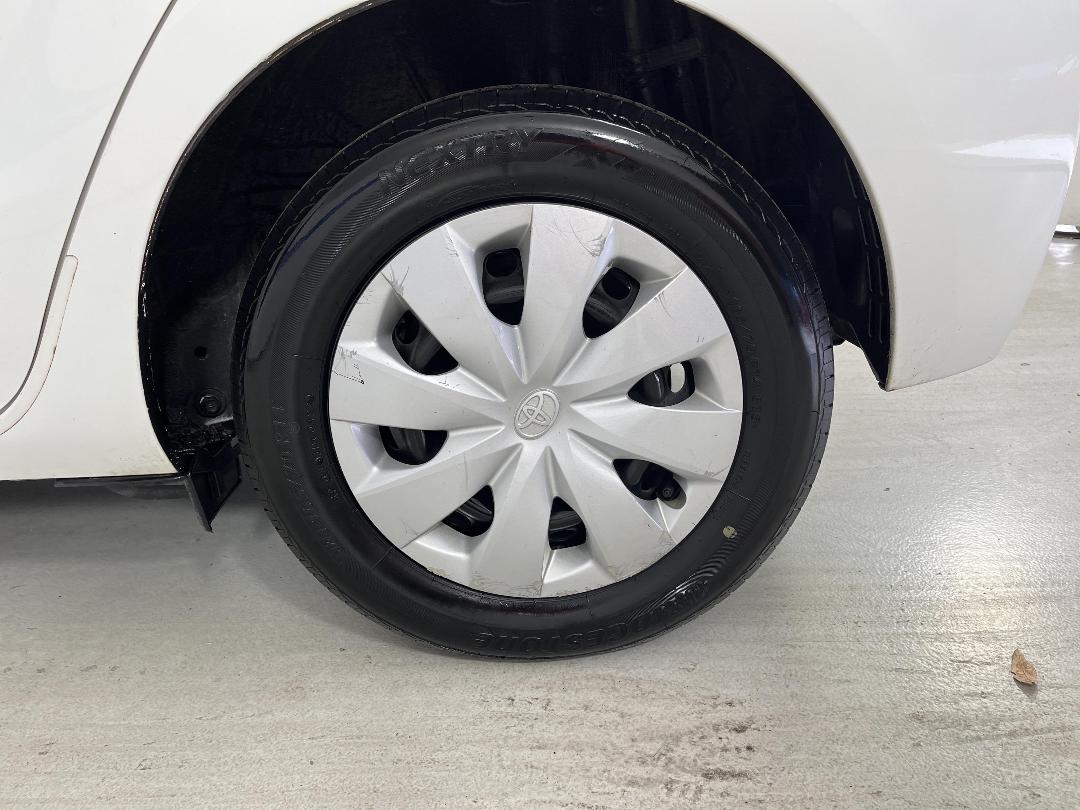 Photo '11' of Toyota Aqua