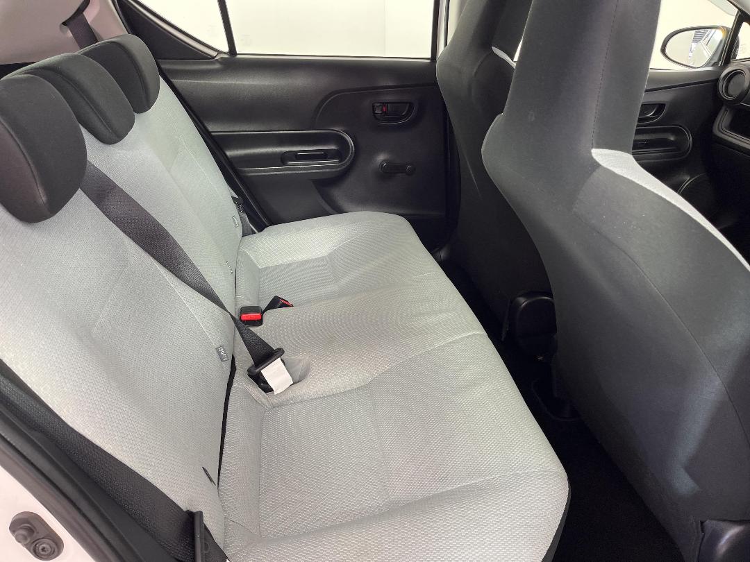 Photo '20' of Toyota Aqua