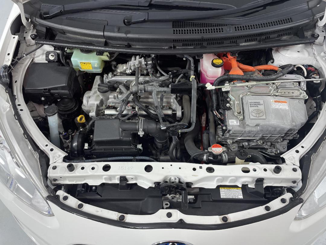 Photo '13' of Toyota Aqua Photo '13' of Toyota Aqua