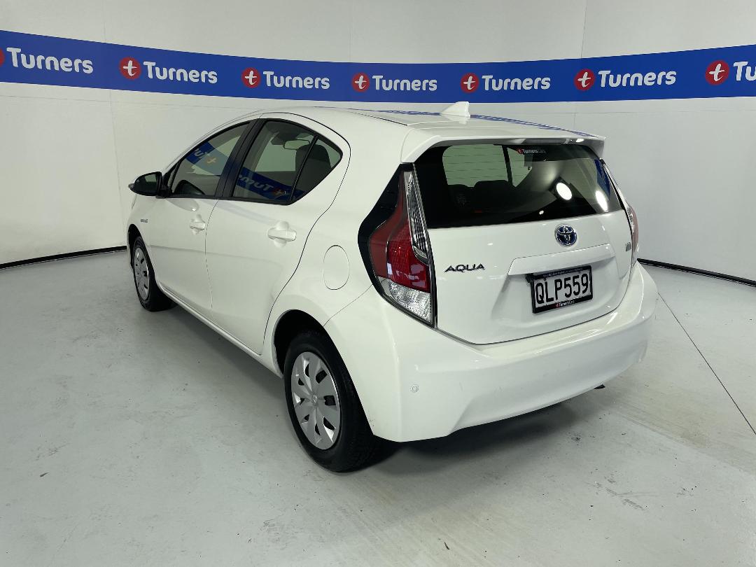 Photo '5' of Toyota Aqua Photo '5' of Toyota Aqua