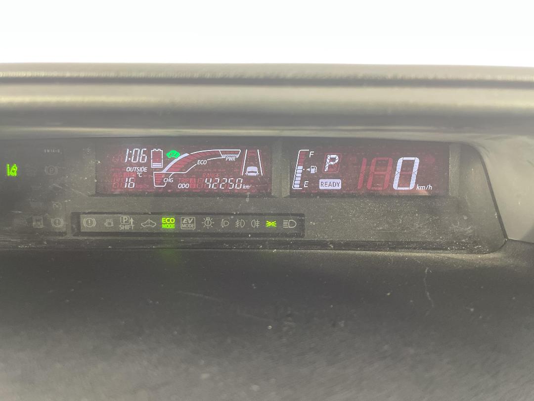 Photo '21' of Toyota Aqua Photo '21' of Toyota Aqua