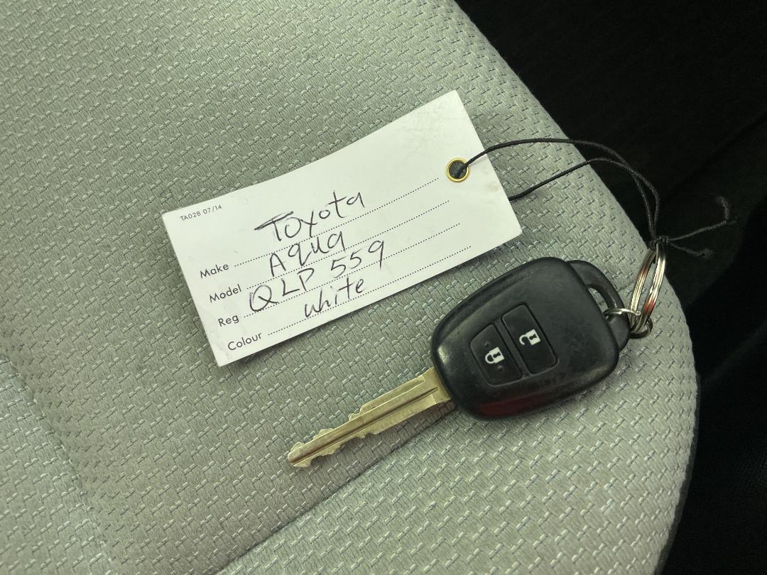 Photo '22' of Toyota Aqua Photo '22' of Toyota Aqua