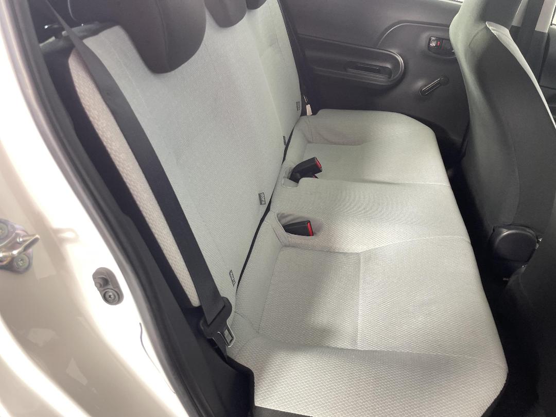 Photo '20' of Toyota Aqua Photo '20' of Toyota Aqua