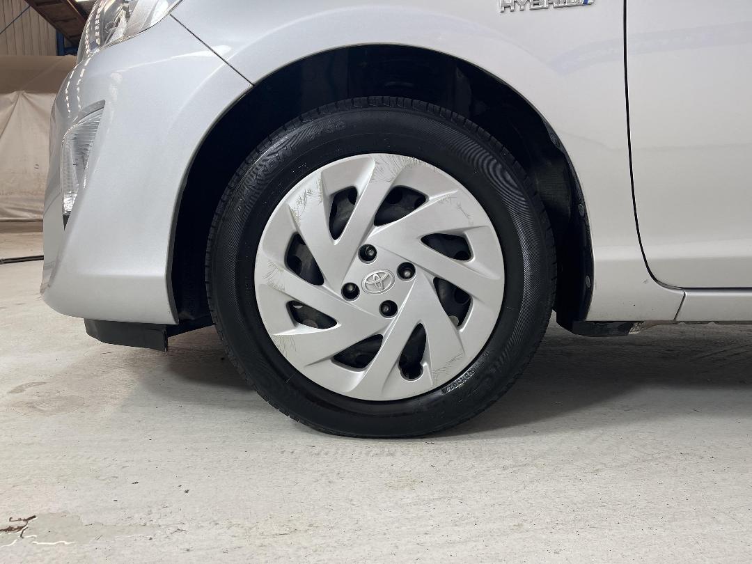 Photo '10' of Toyota Aqua