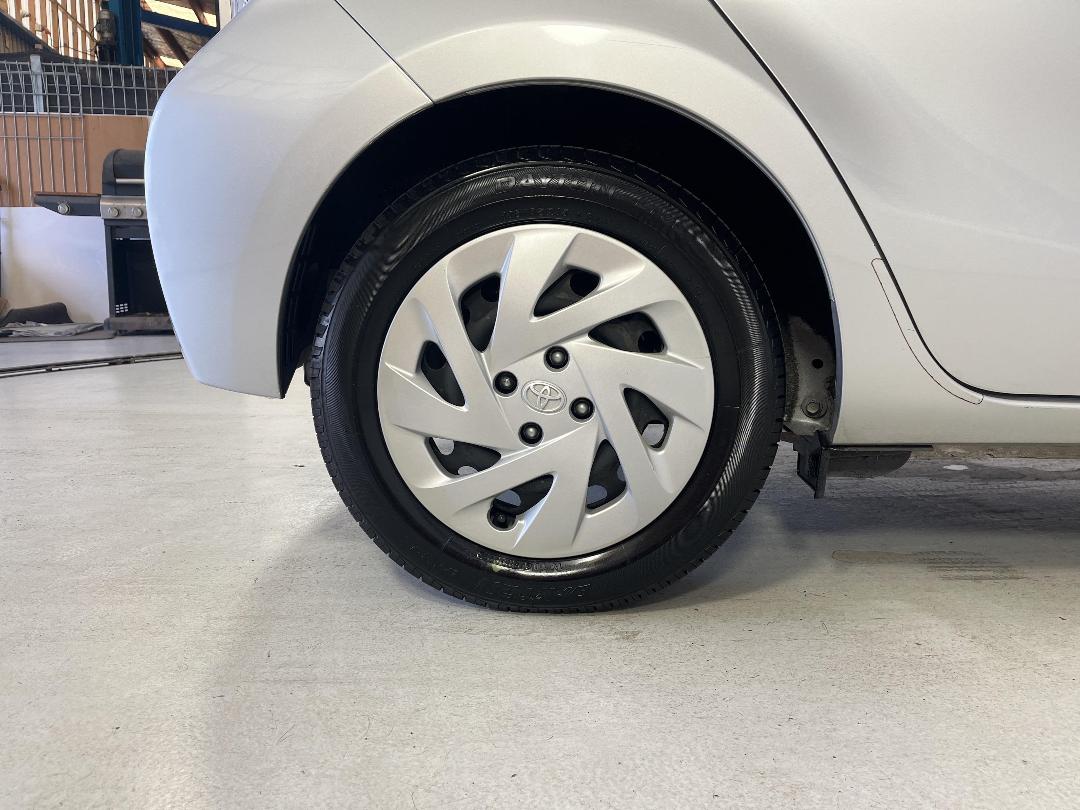 Photo '12' of Toyota Aqua