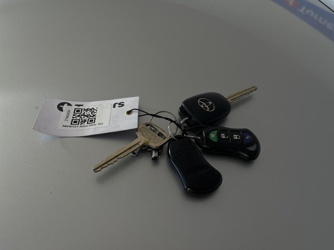 Photo '22' of Toyota Aqua