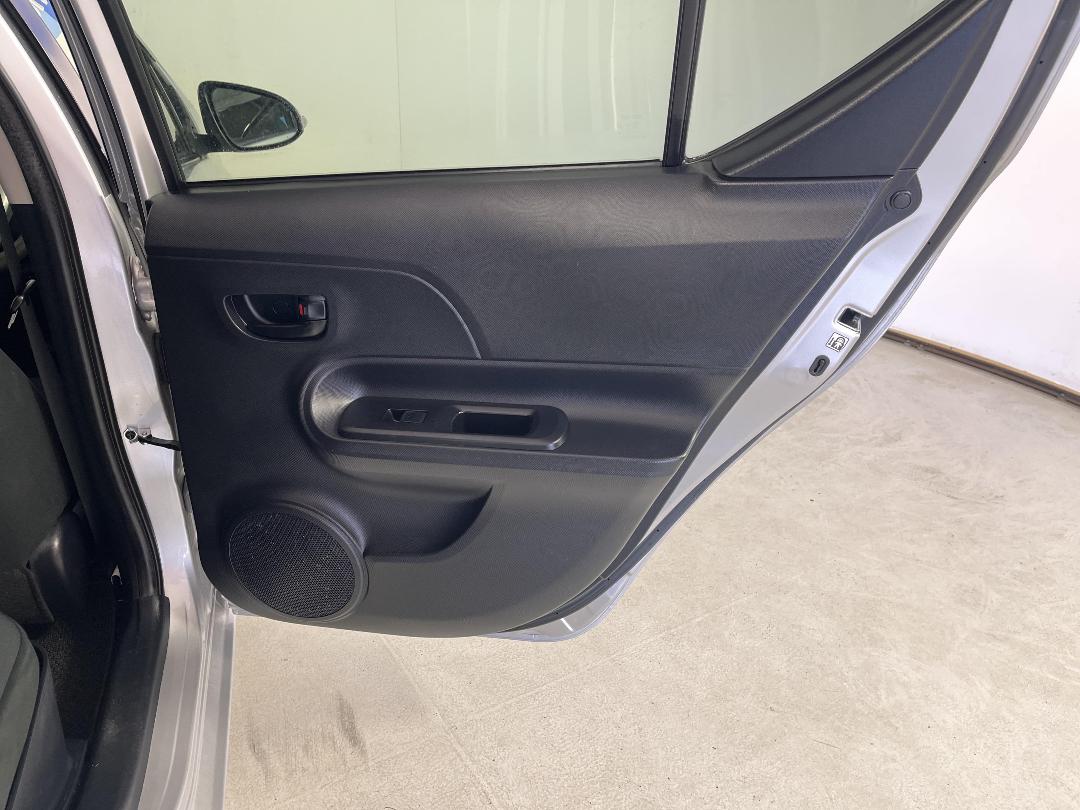 Photo '19' of Toyota Aqua