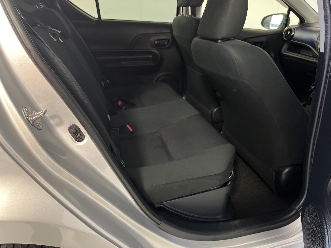 Photo '20' of Toyota Aqua