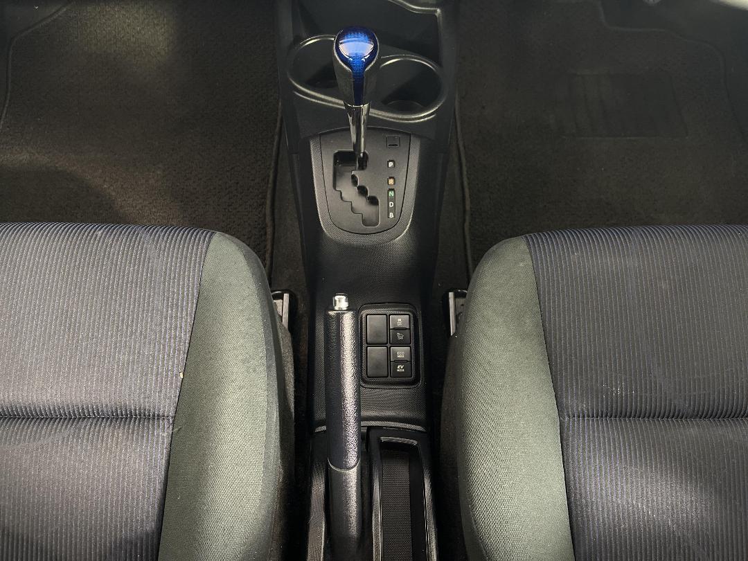 Photo '18' of Toyota Aqua