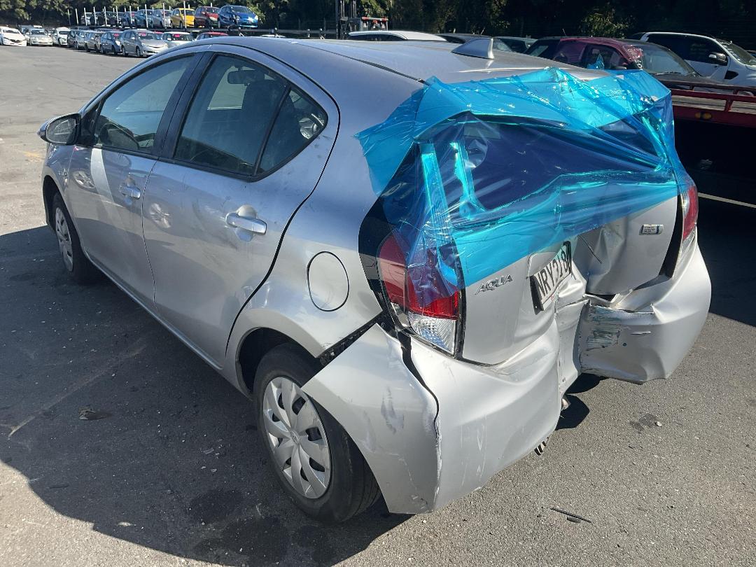 Photo '3' of Toyota Aqua Hybrid Photo '3' of Toyota Aqua Hybrid