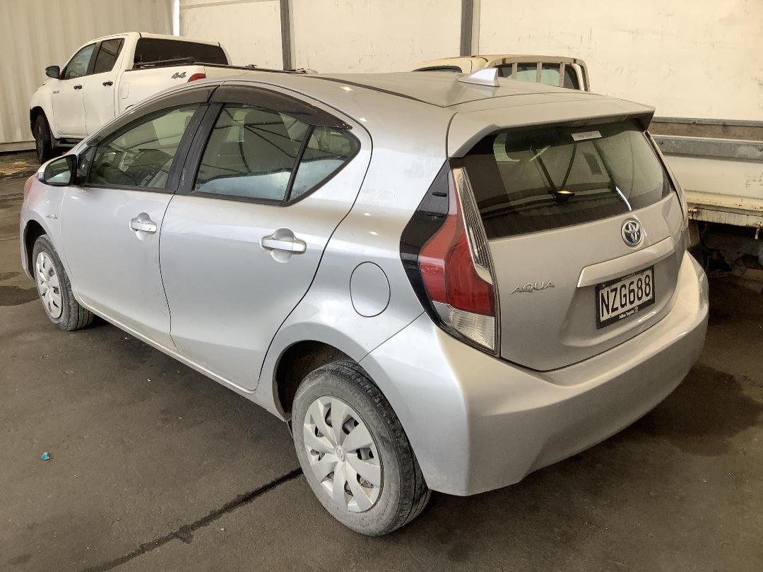 Photo '6' of Toyota Aqua Photo '6' of Toyota Aqua