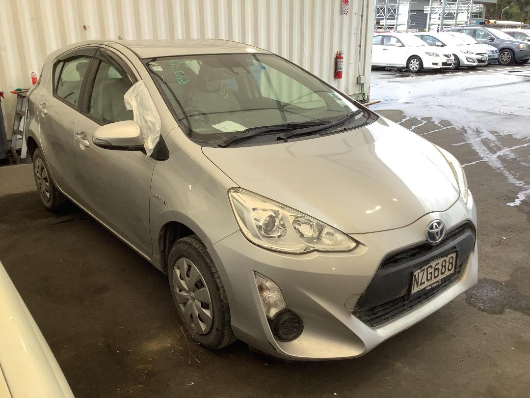 Photo '2' of Toyota Aqua Photo '2' of Toyota Aqua