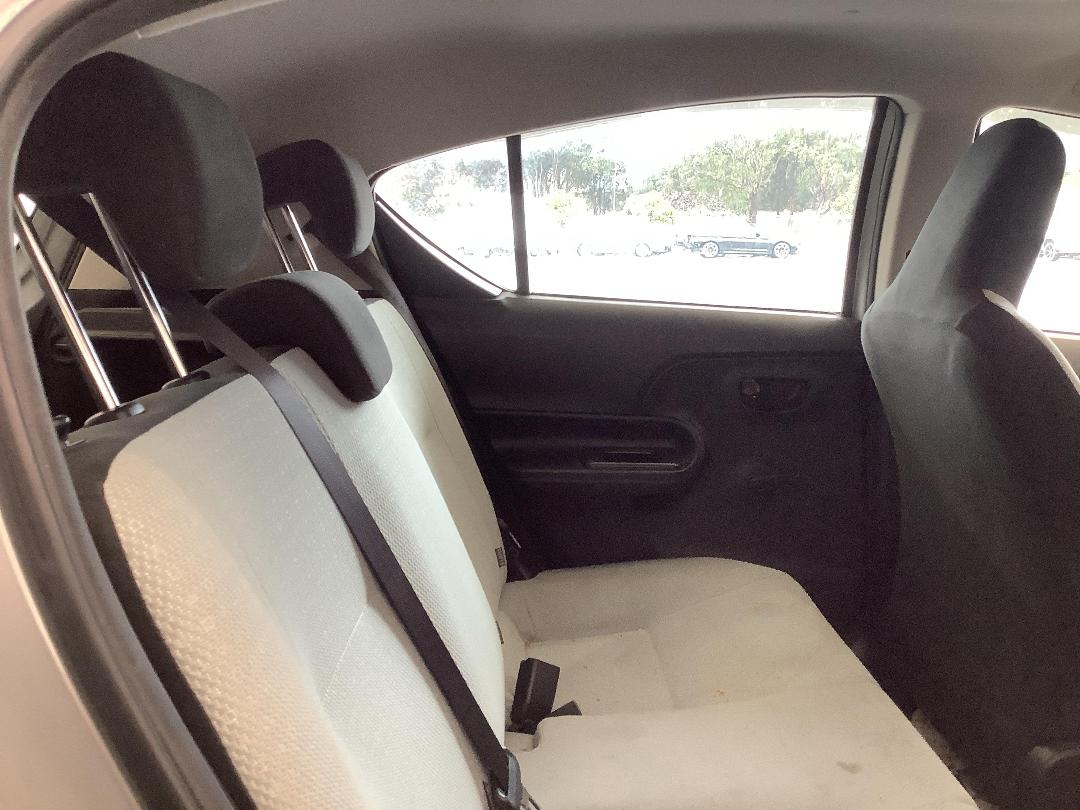 Photo '9' of Toyota Aqua Photo '9' of Toyota Aqua