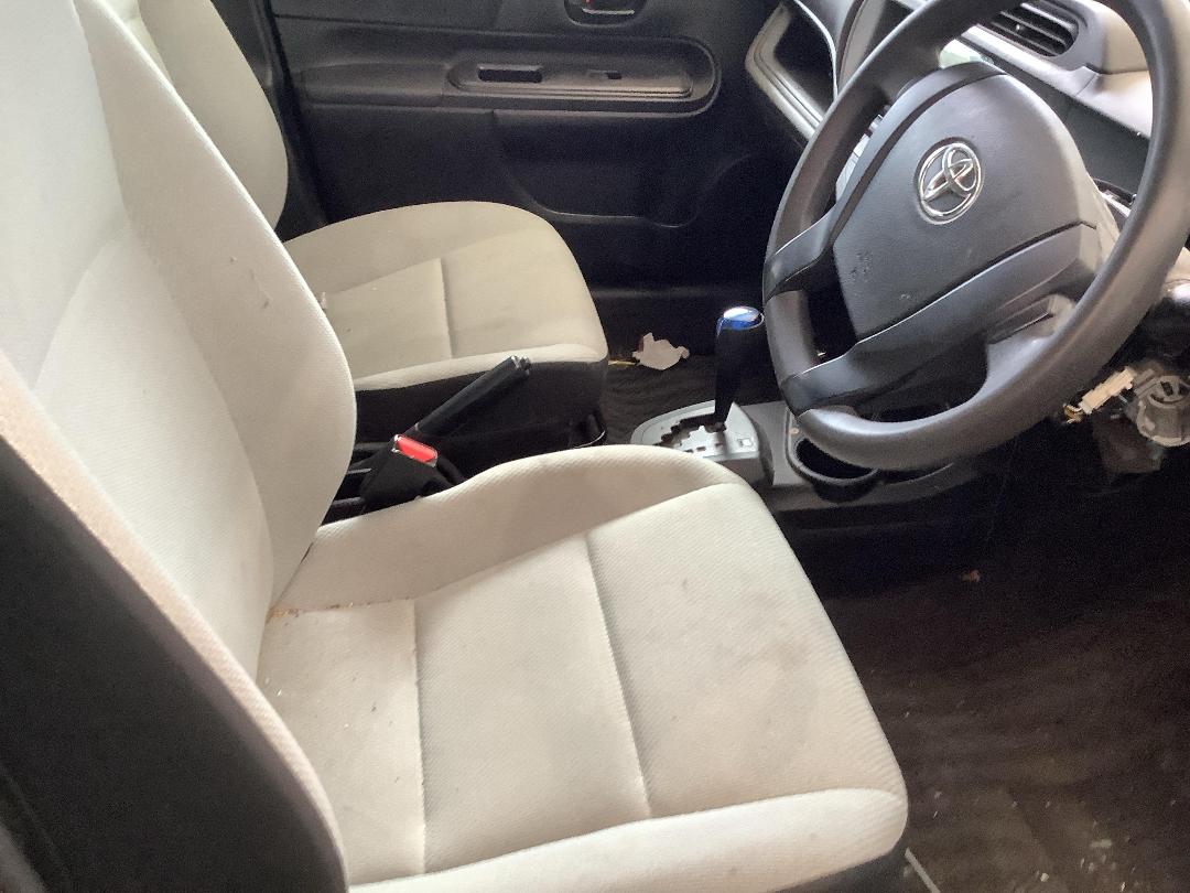 Photo '11' of Toyota Aqua Photo '11' of Toyota Aqua