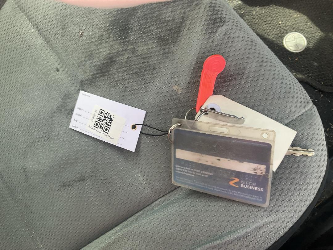 Photo '8' of Toyota Aqua