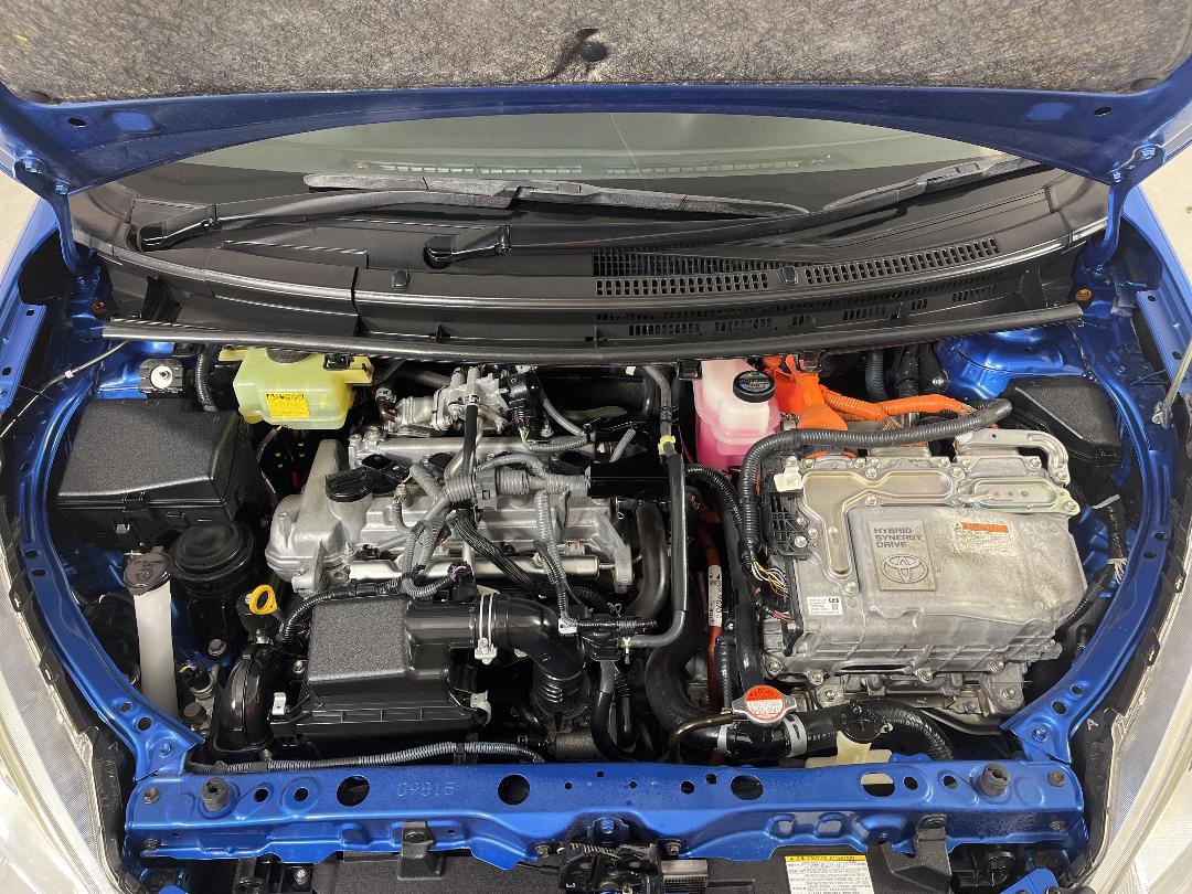 Photo '13' of Toyota Aqua