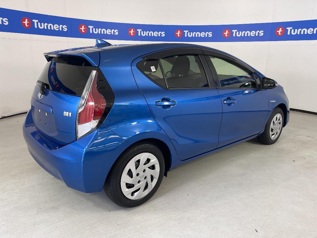 Photo '7' of Toyota Aqua