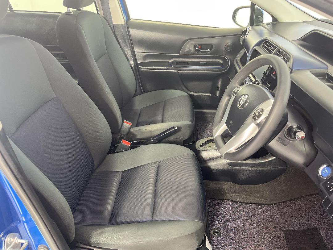 Photo '16' of Toyota Aqua