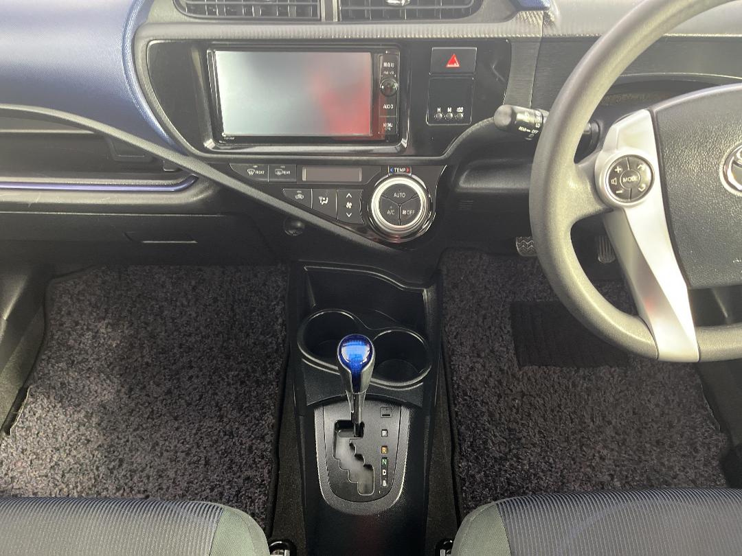 Photo '18' of Toyota Aqua