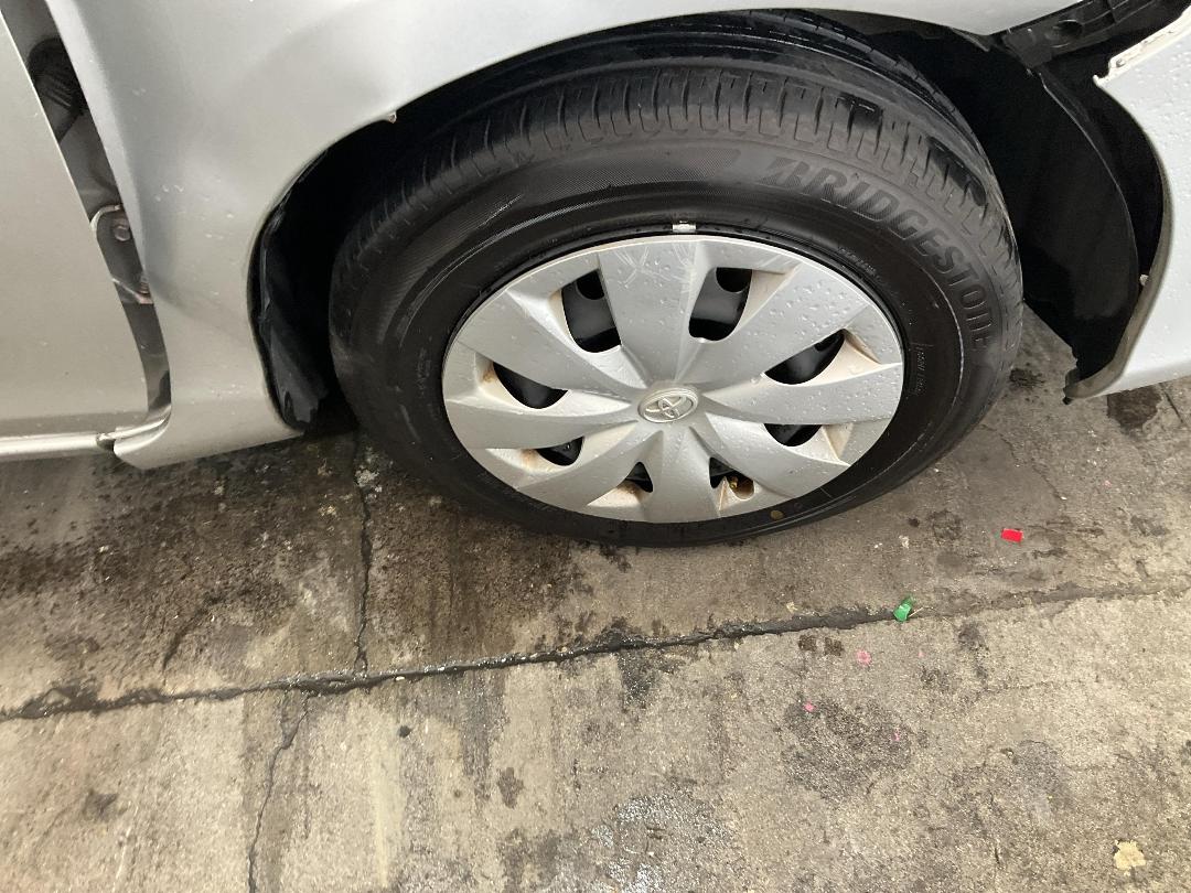 Photo '32' of Toyota Aqua