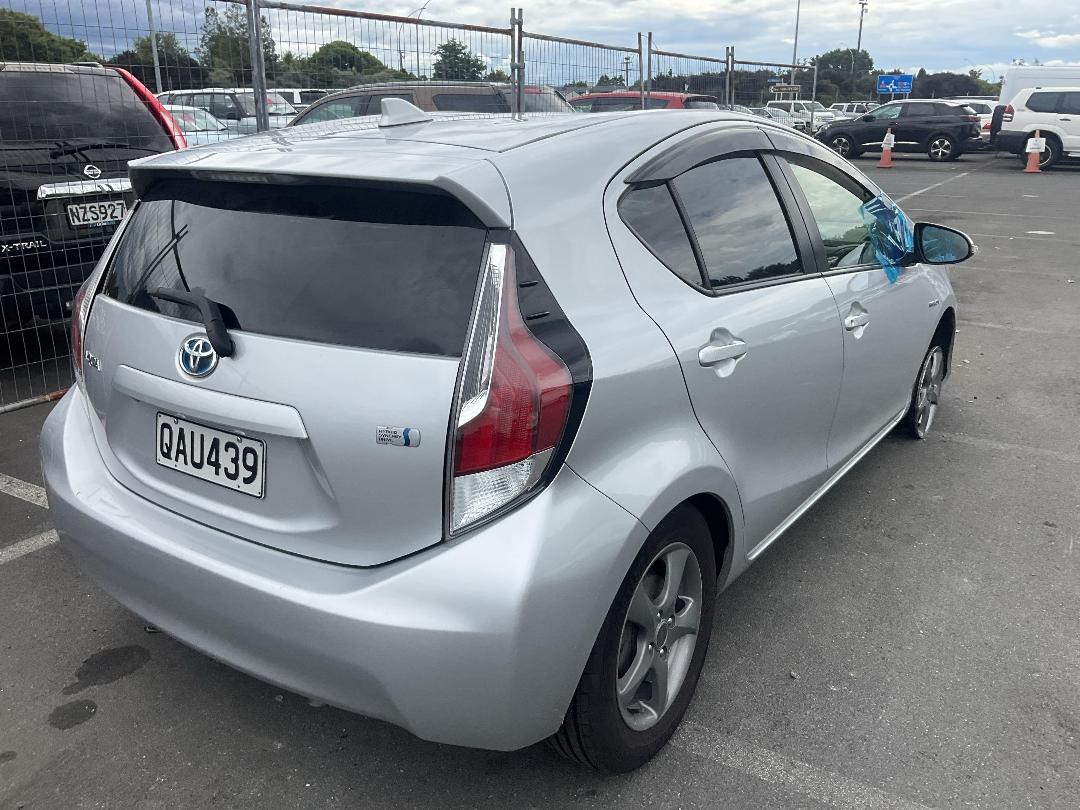 Photo '4' of Toyota Aqua