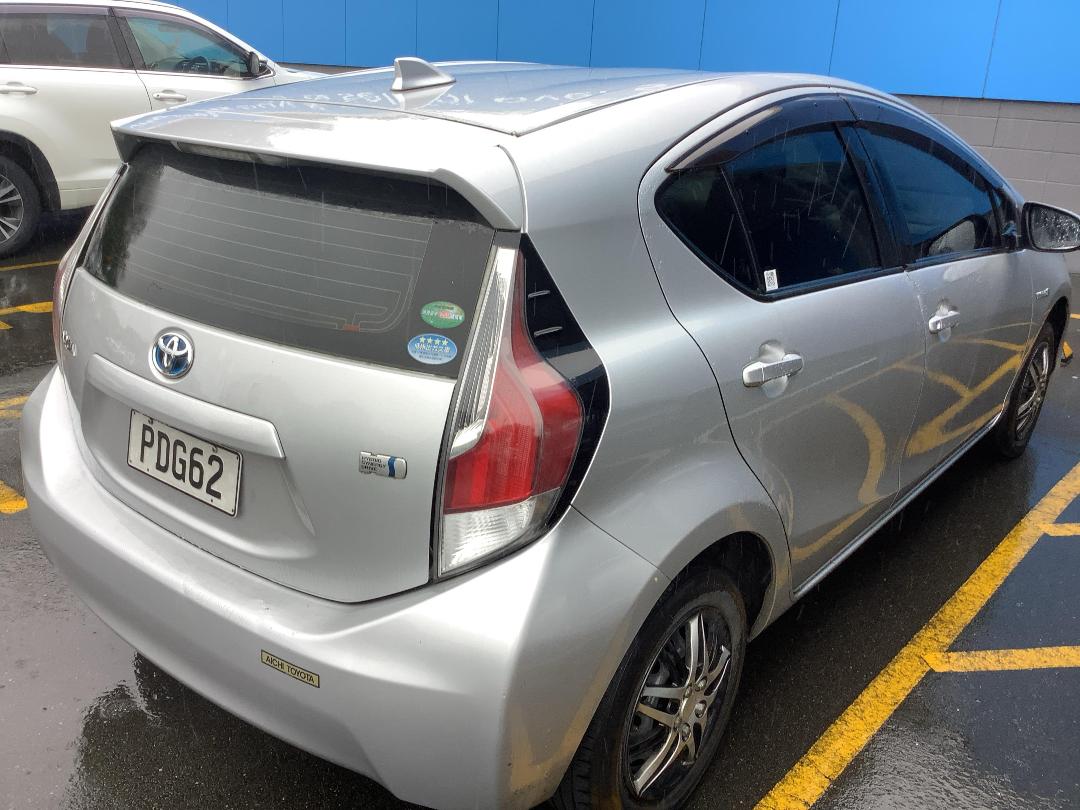 Photo '4' of Toyota Aqua Photo '4' of Toyota Aqua