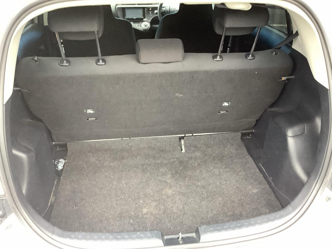 Photo '5' of Toyota Aqua Photo '5' of Toyota Aqua